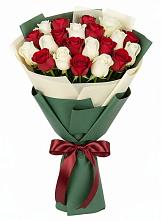 Букет Микс из красных и белых роз в Дмитриевка Уфимский район