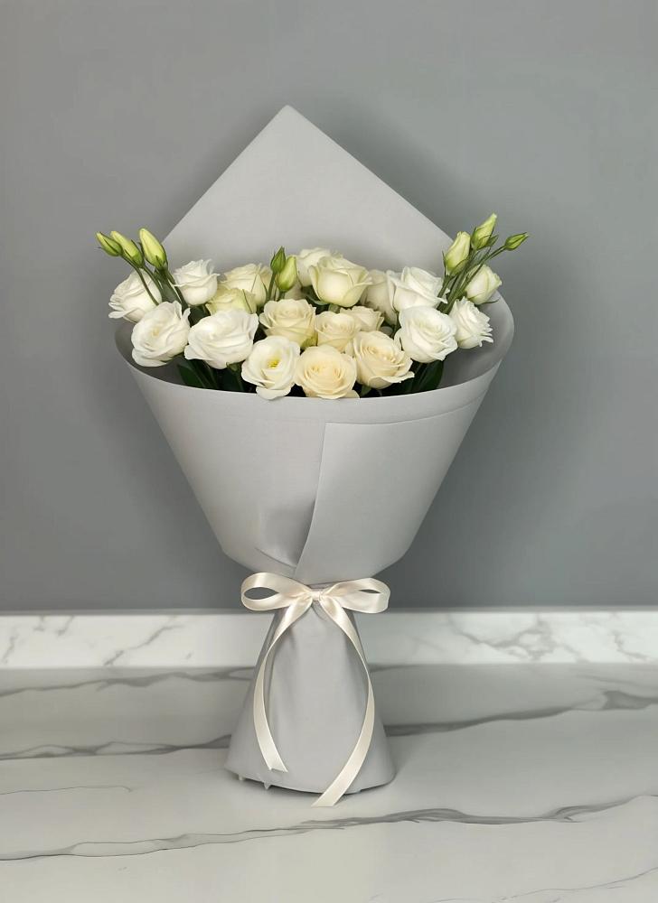 Букет цветов из: Розы и Лизиантусы в Дмитриевка Уфимский район