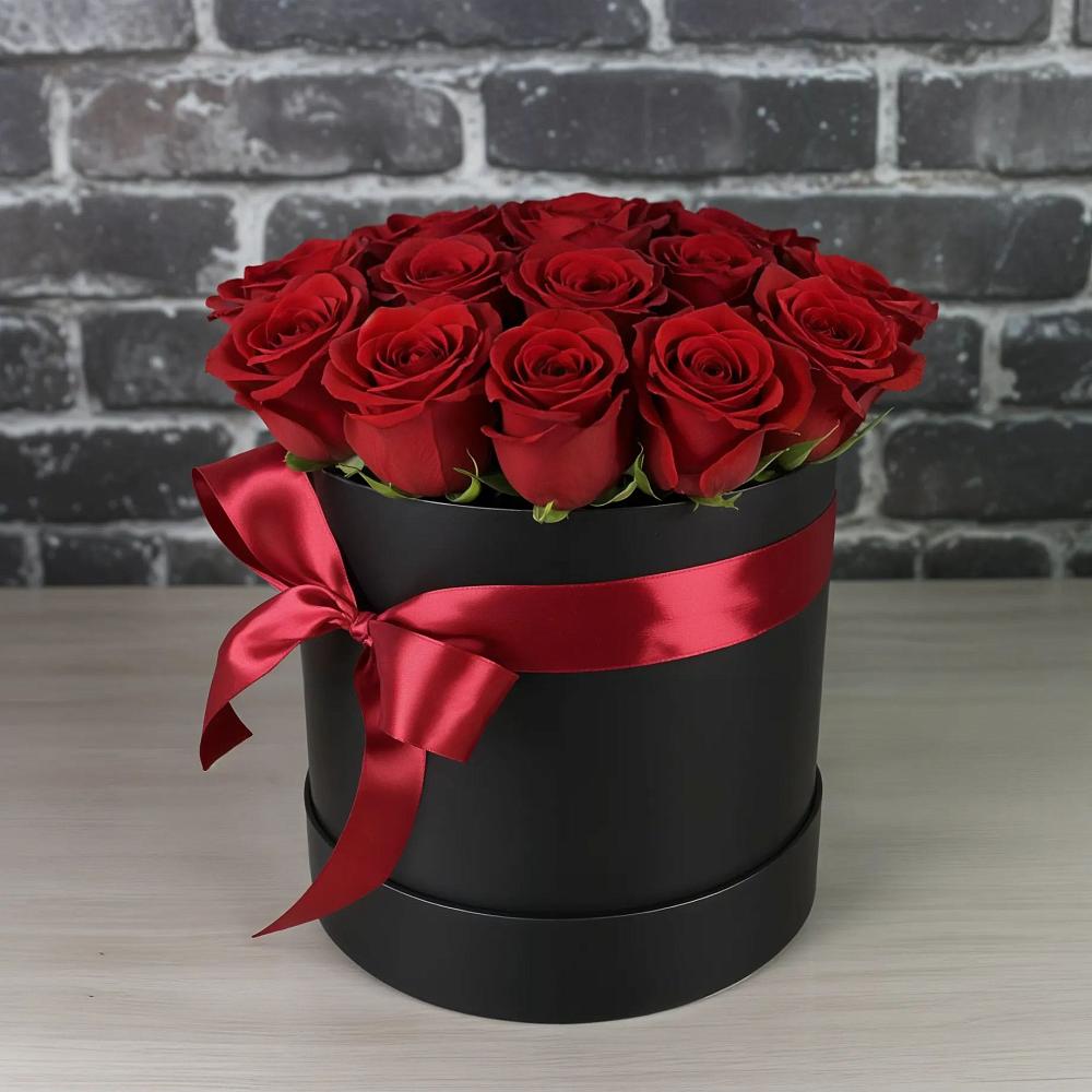 Цветочная композиция из Розы в шляпной коробке в Дмитриевка Уфимский район